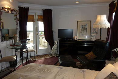 Sausalito Private Self Contained White Rock Suite near Surrey Sausalito Private Self Contained White Rock Suite near Surrey